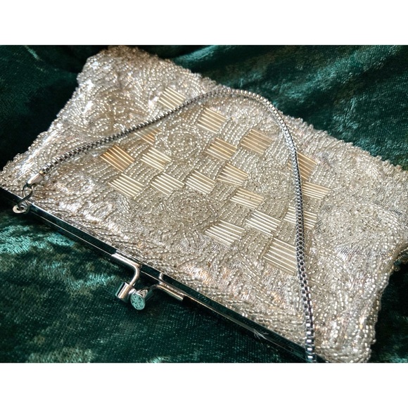Vintage Hong Kong Silver Beaded Evening Bag Clutch Wristlet Kisslock - Picture 2 of 12